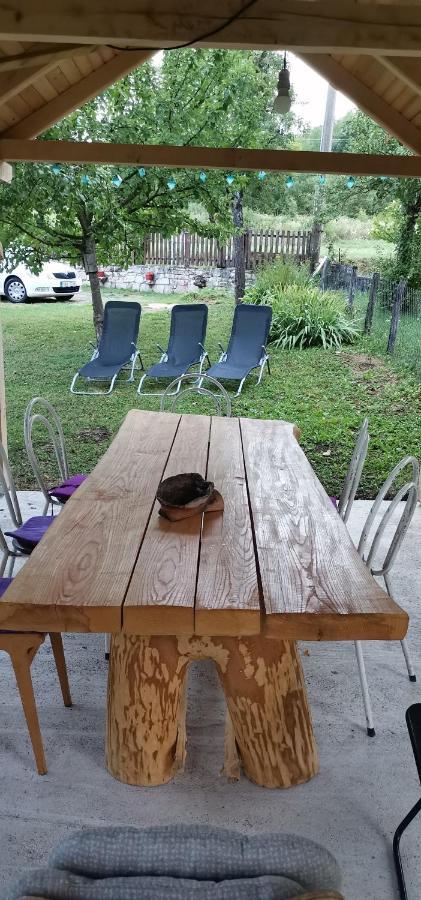 Apartman Nina Licko Petrovo Selo Zewnętrze zdjęcie