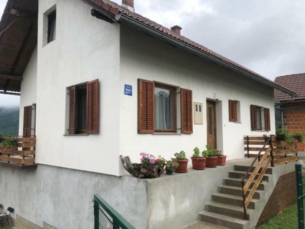 Apartman Nina Licko Petrovo Selo Zewnętrze zdjęcie