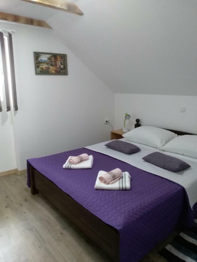 Apartman Nina Licko Petrovo Selo Zewnętrze zdjęcie