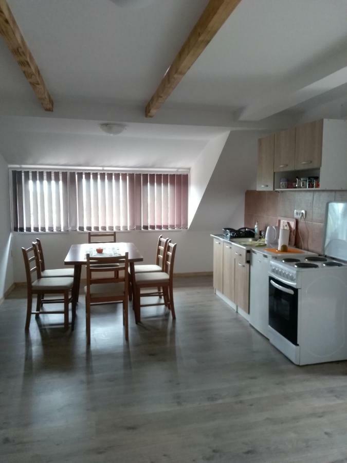 Apartman Nina Licko Petrovo Selo Zewnętrze zdjęcie