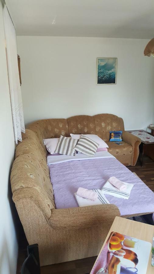 Apartman Nina Licko Petrovo Selo Zewnętrze zdjęcie