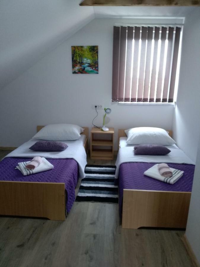 Apartman Nina Licko Petrovo Selo Zewnętrze zdjęcie