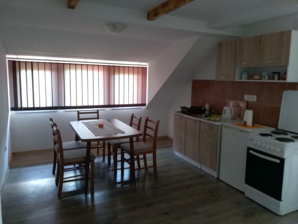 Apartman Nina Licko Petrovo Selo Zewnętrze zdjęcie